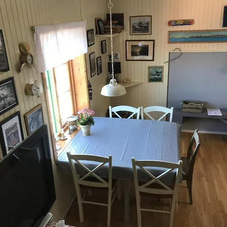 Skjaeret Rorbu Сasa de vacaciones *